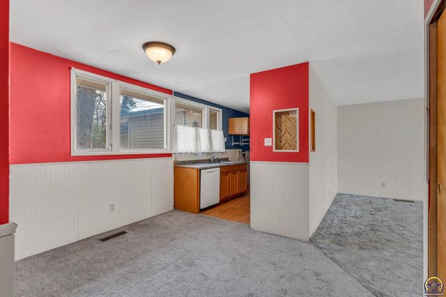 1401 SW Cornwall ST, Topeka, KS 66611