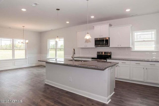 2056 Royal Pines Drive, New Bern, NC 28560