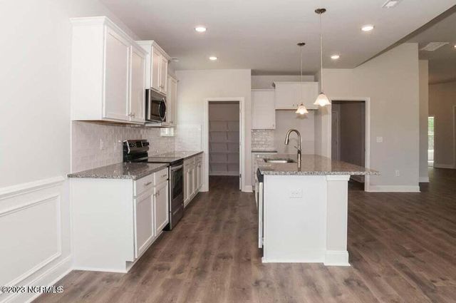 2056 Royal Pines Drive, New Bern, NC 28560
