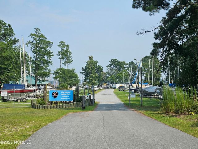 2056 Royal Pines Drive, New Bern, NC 28560