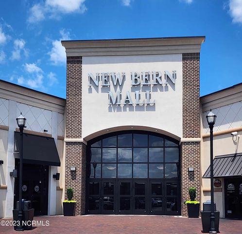 2056 Royal Pines Drive, New Bern, NC 28560