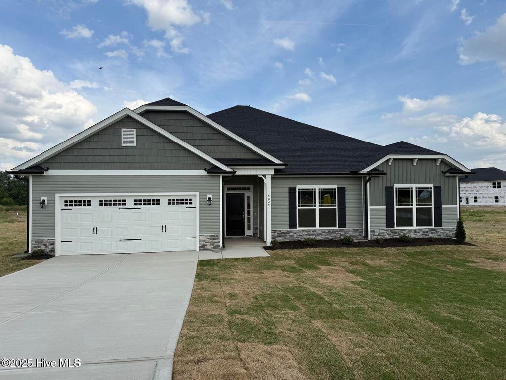 2056 Royal Pines Drive, New Bern, NC 28560