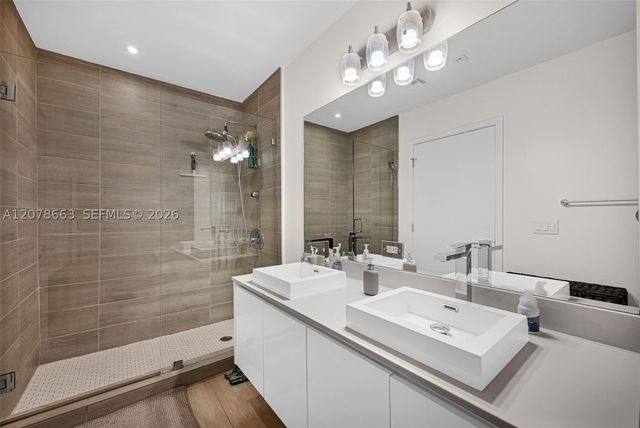 1600 SW 1st Ave 802, Miami, FL 33129
