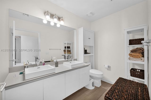 1600 SW 1st Ave 802, Miami, FL 33129