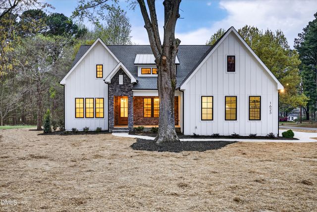 1625 N Main Street, Holly Springs, NC 27540