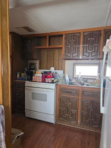 9554 Avenue E, Bombay Beach, CA 92257