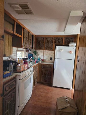 9554 Avenue E, Bombay Beach, CA 92257