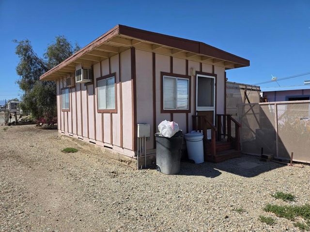 9554 Avenue E, Bombay Beach, CA 92257