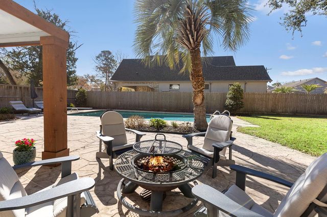 443 E Gaywood Drive, Houston, TX 77079