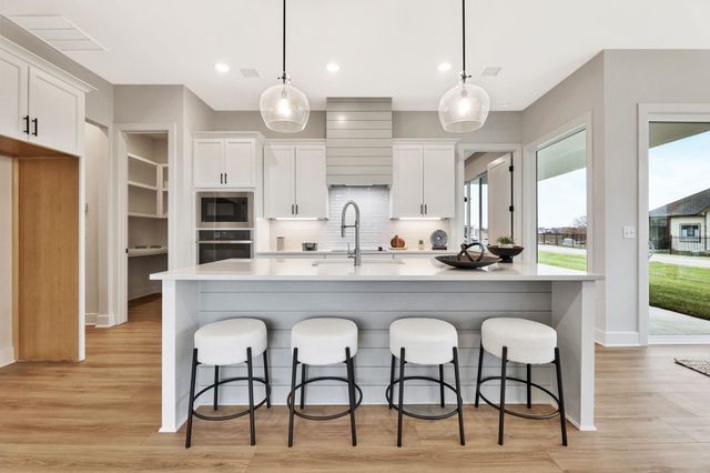 832 N Speyside Cir, Andover, KS 67002