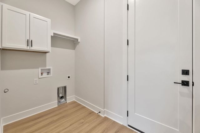 832 N Speyside Cir, Andover, KS 67002