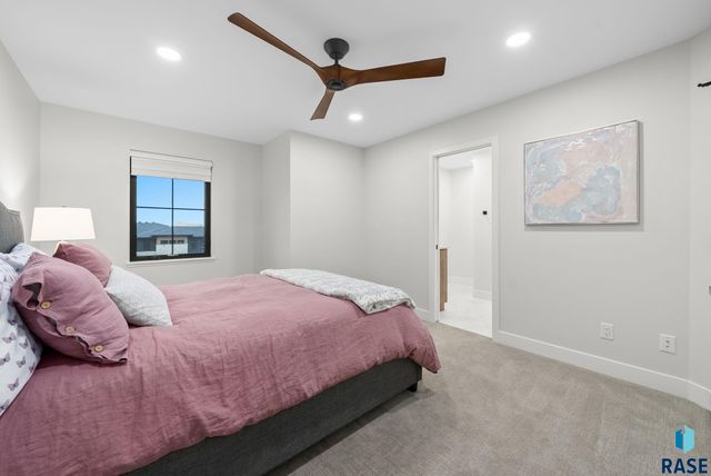 2100 N Marlowe Ave Avenue, Sioux Falls, SD 57110