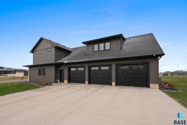 2100 N Marlowe Ave Avenue, Sioux Falls, SD 57110