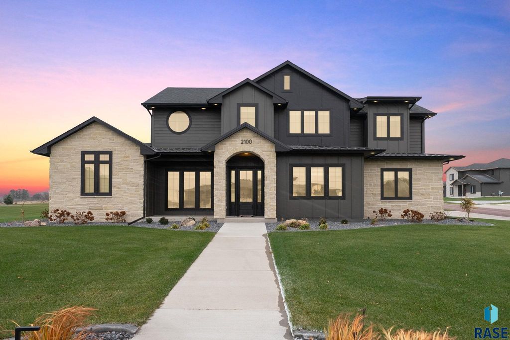 2100 N Marlowe Ave Avenue, Sioux Falls, SD 57110