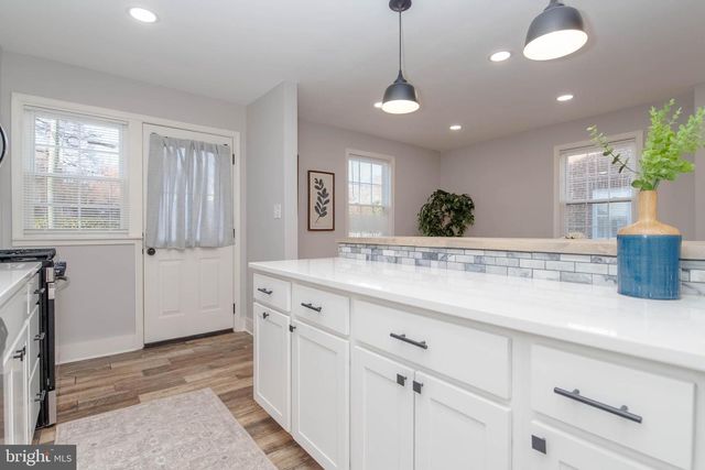 136 DUMBARTON RD, Baltimore, MD 21212