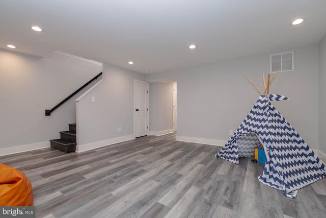 136 DUMBARTON RD, Baltimore, MD 21212