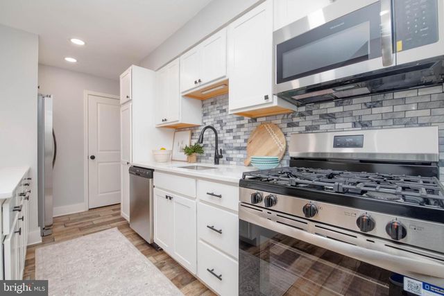 136 DUMBARTON RD, Baltimore, MD 21212