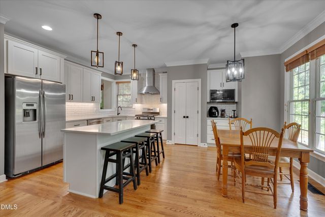 504 Manor Rdg Drive, Carrboro, NC 27510