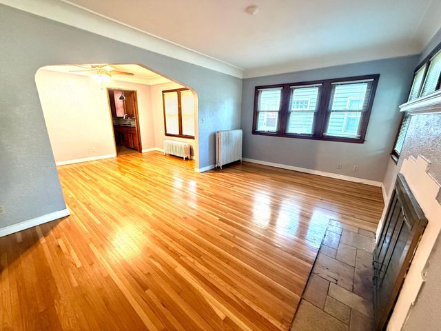 751 Cottage Avenue E, Saint Paul, MN 55106