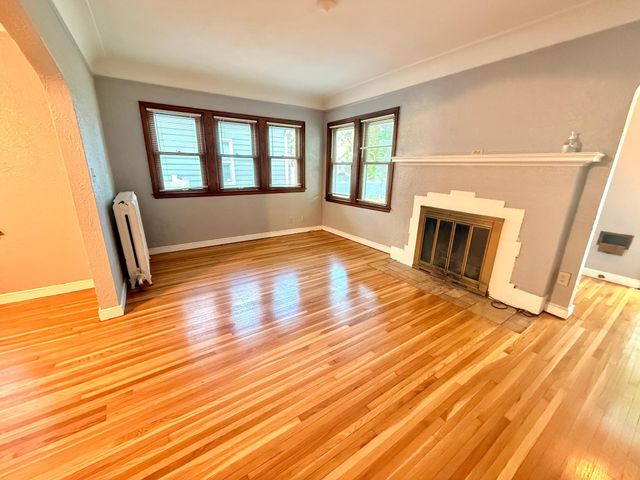 751 Cottage Avenue E, Saint Paul, MN 55106