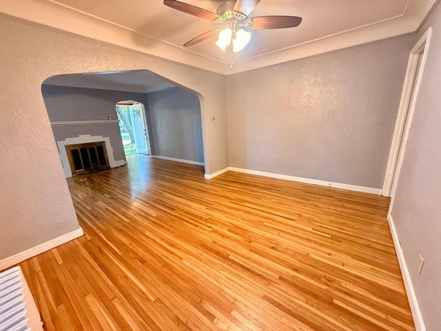 751 Cottage Avenue E, Saint Paul, MN 55106