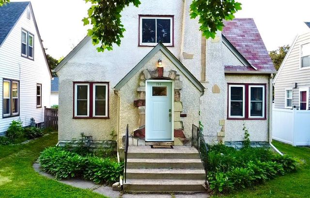 751 Cottage Avenue E, Saint Paul, MN 55106