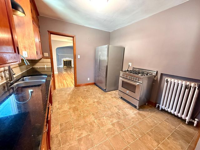 751 Cottage Avenue E, Saint Paul, MN 55106