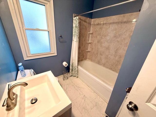 751 Cottage Avenue E, Saint Paul, MN 55106