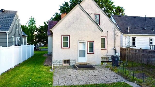 751 Cottage Avenue E, Saint Paul, MN 55106