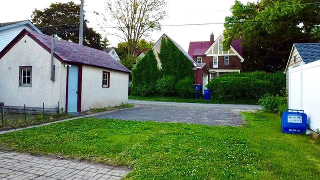 751 Cottage Avenue E, Saint Paul, MN 55106