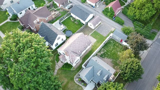 751 Cottage Avenue E, Saint Paul, MN 55106