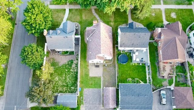 751 Cottage Avenue E, Saint Paul, MN 55106