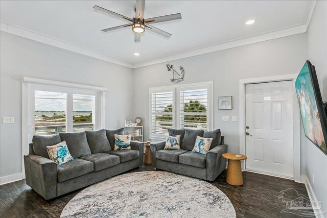 7555 White Sands Blvd, Navarre Beach, FL 32566