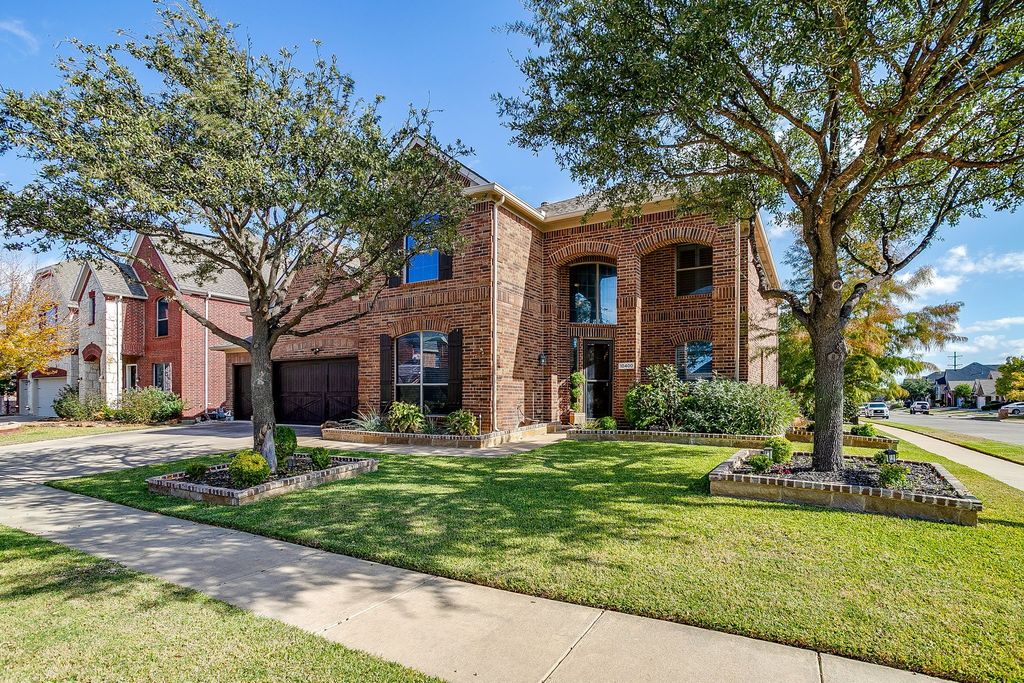 10400 Crowne Pointe Lane, Fort Worth, TX 76244