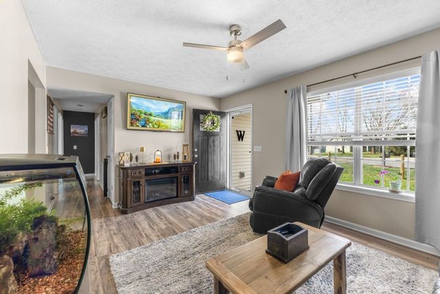 73 Three Point Cir, Mcminnville, TN 37110