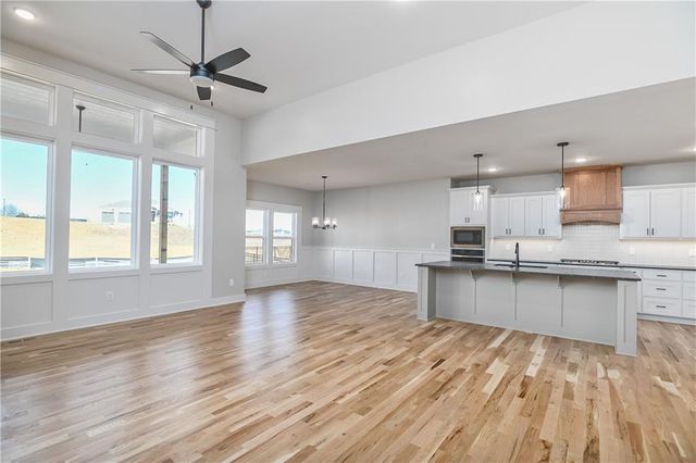 6024 Arapahoe Street, Shawnee, KS 66226