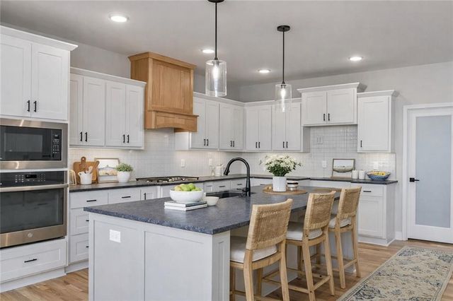 6024 Arapahoe Street, Shawnee, KS 66226