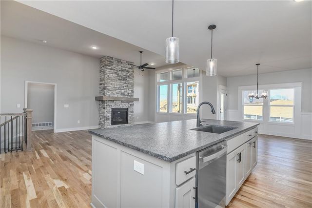 6024 Arapahoe Street, Shawnee, KS 66226