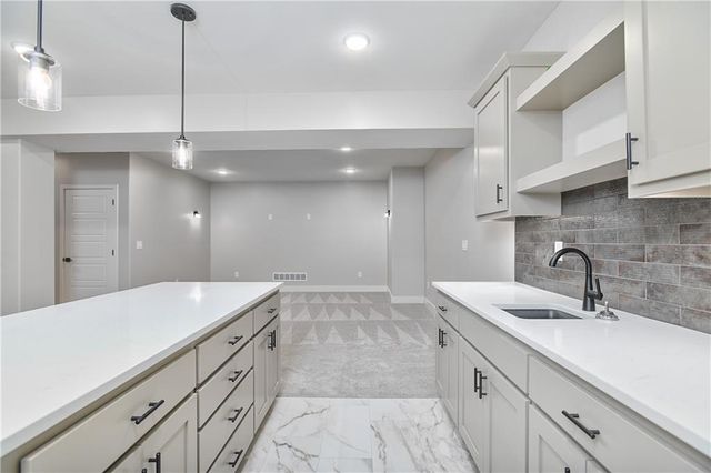 6024 Arapahoe Street, Shawnee, KS 66226