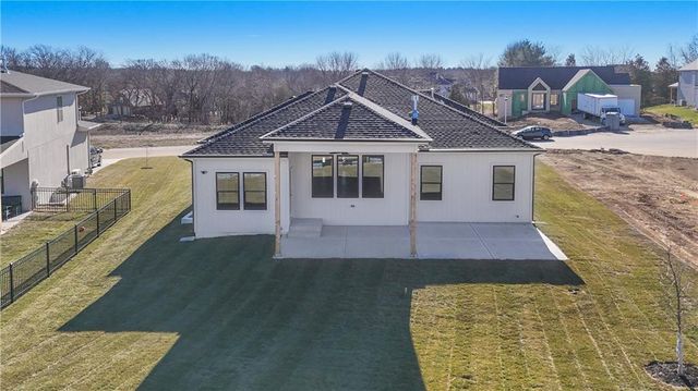 6024 Arapahoe Street, Shawnee, KS 66226
