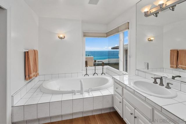 538 Fourth St, Encinitas, CA 92024