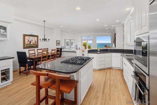 538 Fourth St, Encinitas, CA 92024