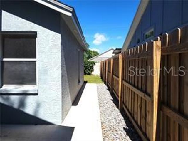 1664 PORTSMOUTH LAKE DRIVE, Brandon, FL 33511