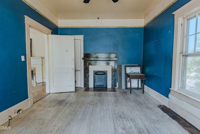 215 E 5th Street, Burlington, NC 27215