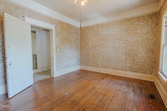 215 E 5th Street, Burlington, NC 27215