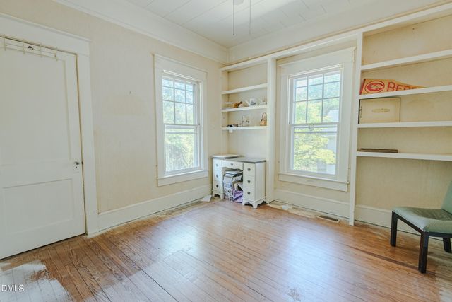 215 E 5th Street, Burlington, NC 27215