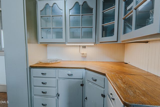 215 E 5th Street, Burlington, NC 27215