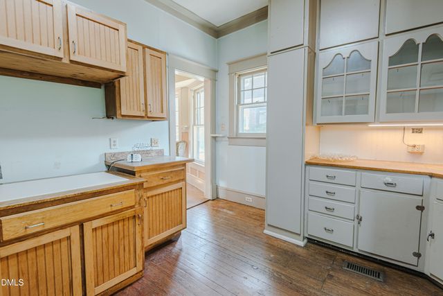 215 E 5th Street, Burlington, NC 27215