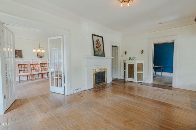 215 E 5th Street, Burlington, NC 27215