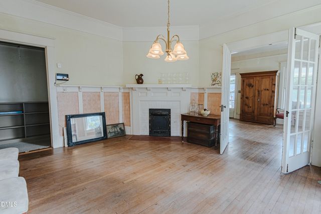 215 E 5th Street, Burlington, NC 27215